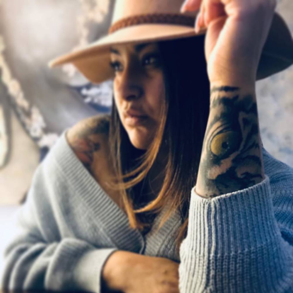 Meet your Posher, Liza